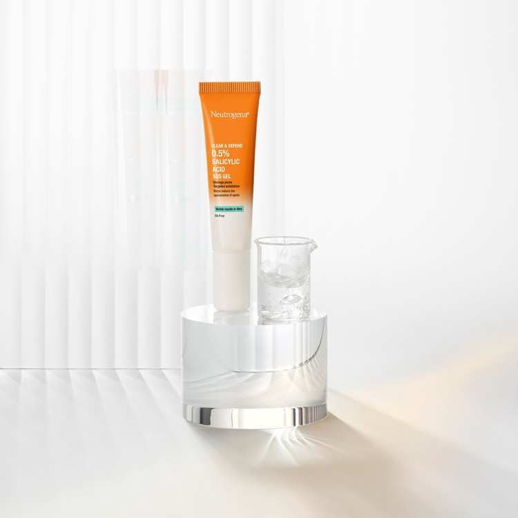 ژل ضدجوش نوتروژینا مدل clear & defend حجم 15 میلی لیتر